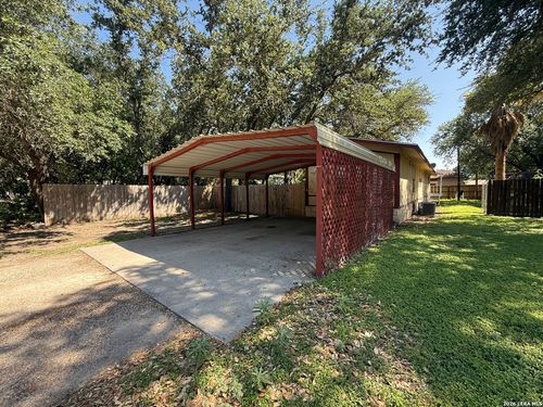 231 Sims St, Brackettville, TX, 78832-5208 | Card Image