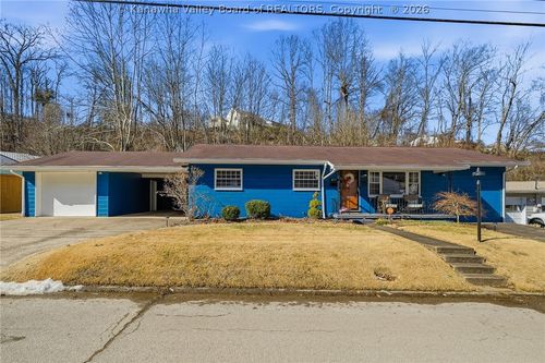 877 Valley Pike Dr, Saint Albans, WV, 25177-3847 | Card Image