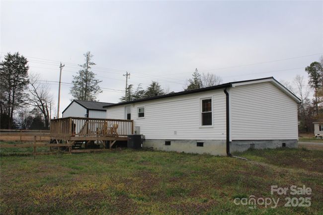 6454 Lostkey Dr, House other with 3 bedrooms, 2 bathrooms and null parking in Connelly Springs NC | Image 5