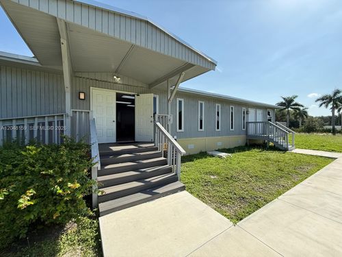 18500 Griffin Rd, Southwest Ranches, FL, 33332 | Card Image