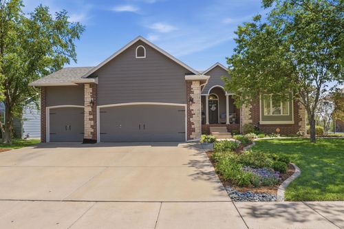1230 S Threewood St, Wichita, KS, 67235-8046 | Card Image