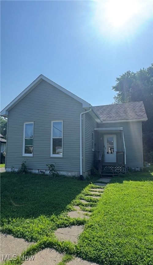248 Gray St, Zanesville, OH, 43701-4121 | Card Image