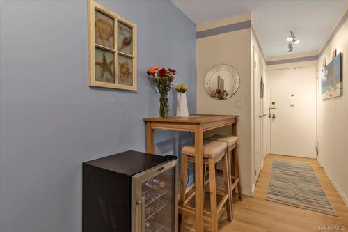 apt-1p-740 E Broadway, Long Beach, NY, 11561-4762 | Card Image