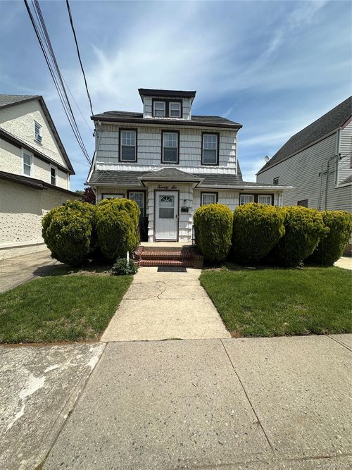 26 Starks Pl, Lynbrook, NY, 11563-4025 | Card Image