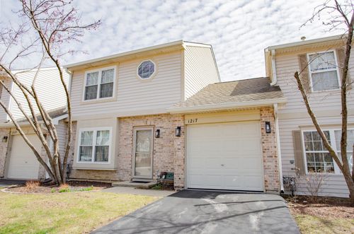 1217 N Village Dr, Round Lake Beach, IL, 60073-4617 | Card Image