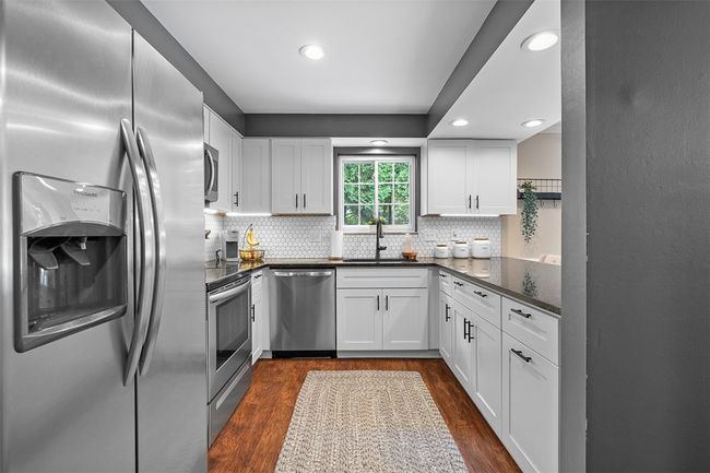 401 Olde Ingomar Ct, Townhouse with 3 bedrooms, 3 bathrooms and 2 parking in McCandless PA | Image 7
