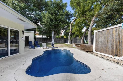 157 Navajo St, Tavernier, FL, 33070-2117 | Card Image