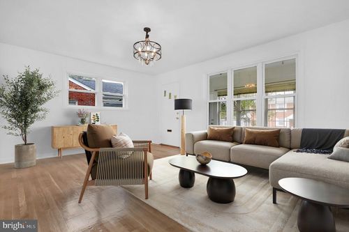 1113 Holton Ln, Takoma Park, MD, 20912-7536 | Card Image