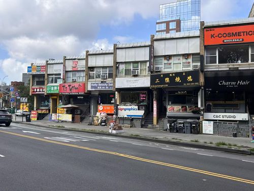 35 Union St, Flushing, NY, 11354-6835 | Card Image