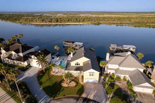 9277 July Ln, St Augustine, FL, 32080-8632 | Card Image