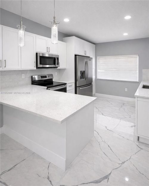 apt-201-7925 W 29th Way, Hialeah, FL, 33018-7250 | Card Image