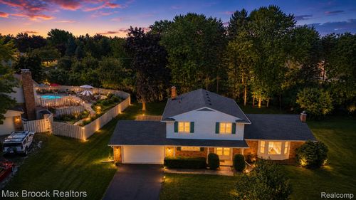 4463 Westover Dr, West Bloomfield, MI, 48323-2876 | Card Image
