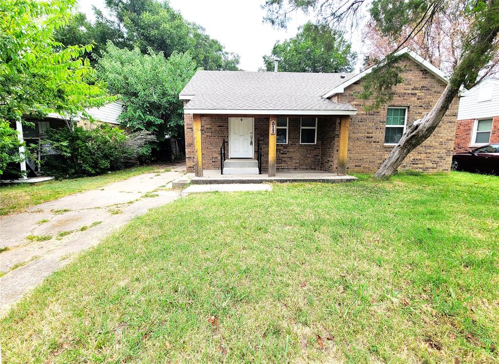 Douglas Dr, Midwest City, OK 73110