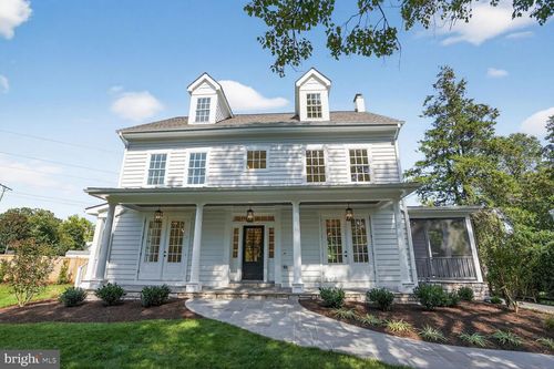 812 Fulton Ave, Falls Church, VA, 22046-3227 | Card Image