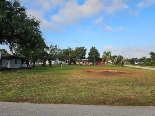 348 Serenade Dr, Lake Placid, FL, 33852-8582 | Card Image