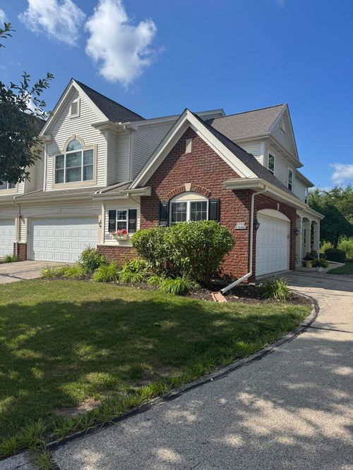 W205N16469 Cranberry Creek Ln, Jackson, WI, 53037-8952 | Card Image