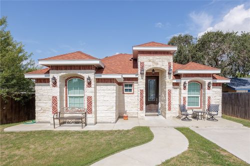 320 S 10th St, Aransas Pass, TX, 78336-4012 | Card Image