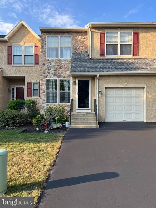 5 Chadwick Cir, Eagleville, PA, 19403-4563 | Card Image