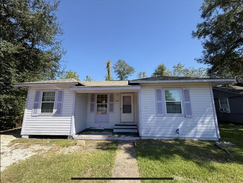 2210 Pacific St, Orange, TX, 77630-2467 | Card Image