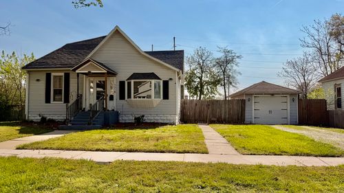 521 S Cherry St, Centralia, IL, 62801-4112 | Card Image