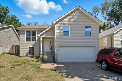 2824 Old Hanley Rd, Saint Louis, MO, 63114-4630 | Card Image
