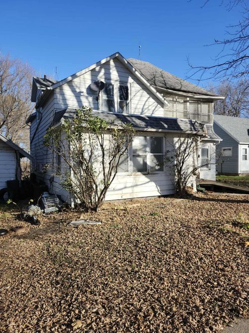 315 W Maple St, Ringsted, IA, 50578-5038 | Card Image