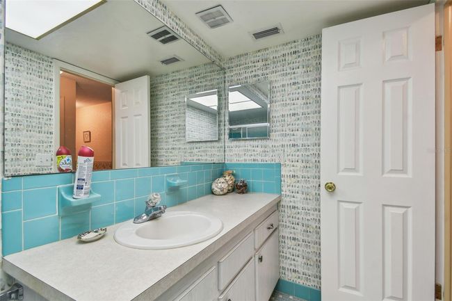 Guest Bath | Image 9