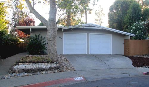 1439 Toyon Dr, Concord, CA, 94520-2910 | Card Image
