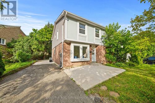 100 Centre St N, Brampton, ON, L6V2Z3 | Card Image