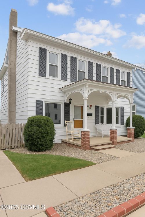 39 1st St, Milton, PA, 17847-1301 | Card Image