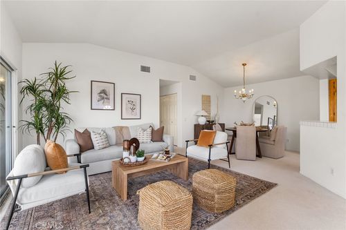 8123 E Oak Ridge Cir, Anaheim, CA, 92808-1933 | Card Image