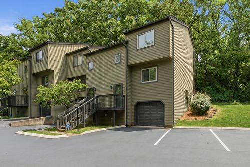 256 Summit Ridge Dr, Nashville, TN, 37215-3827 | Card Image