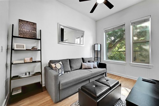 UNIT-2043 - 1900 Barton Springs Rd, Condo with 1 bedrooms, 1 bathrooms and 1 parking in Austin TX | Image 4