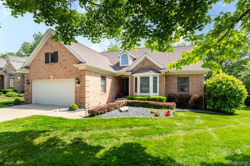 17-62874 Walker Ct, Washington Township, MI, 48094-1554 | Card Image