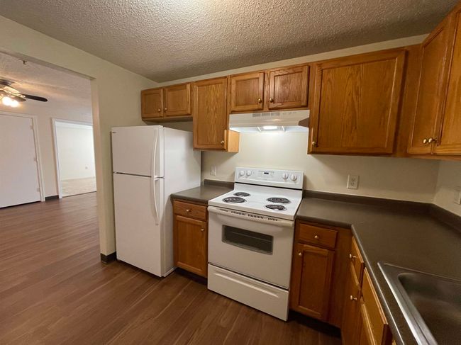 APT-201 - 96 Powers St, Condo with 2 bedrooms, 1 bathrooms and null parking in Milford NH | Image 14
