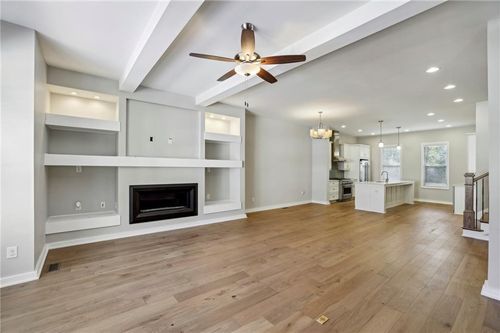 827 Canterbury Rd Ne, Atlanta, GA, 30324 | Card Image