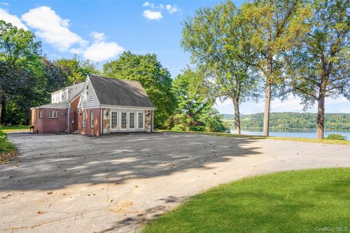 660 Wheeler Hill Rd, Wappingers Falls, NY, 12590-3980 | Card Image