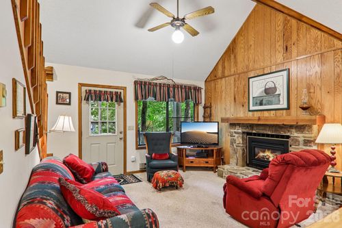 13 Lisa Ln, Maggie Valley, NC, 28751-8701 | Card Image