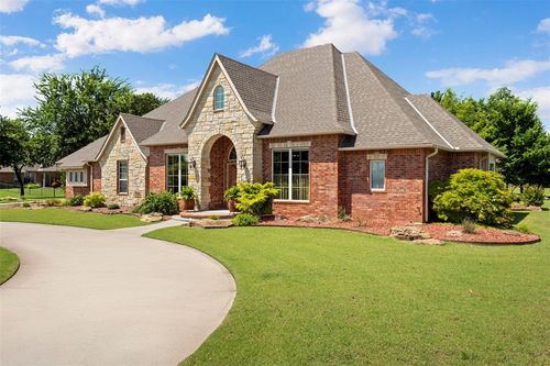 227 Quail Hollow Way, Choctaw, OK, 73020 | Card Image