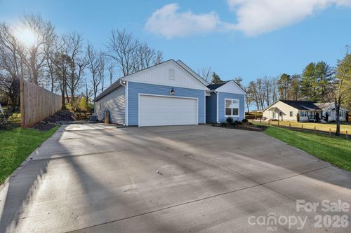 3567 Farmfield Dr, Claremont, NC, 28610-9797 | Card Image