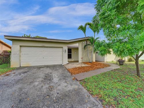 7231 Nw 20th St, Sunrise, FL, 33313-3858 | Card Image