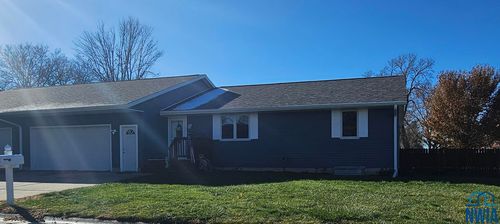 603 S Park Pl, Elk Point, SD, 57025-2226 | Card Image