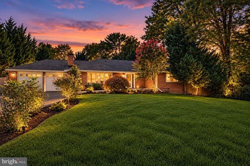 7608 Quintana Ct, BETHESDA, MD, 20817-2042 | Card Image