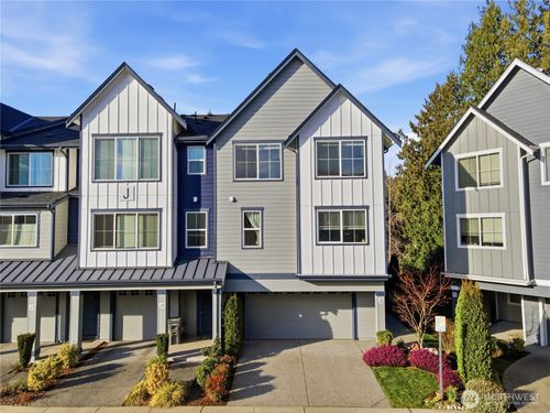 j5-1621 Seattle Hill Rd, Bothell, WA, 98012-4105 | Card Image