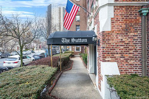 4b-109-14 Ascan Ave, Forest Hills, NY, 11375-5309 | Card Image