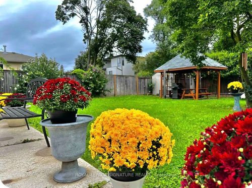 441 Seaton Dr, Oakville, ON, L6L3Y3 | Card Image