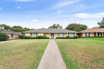 5736 Lakemont Circle, House other with 3 bedrooms, 2 bathrooms and 5 parking in Waco TX | Image 1