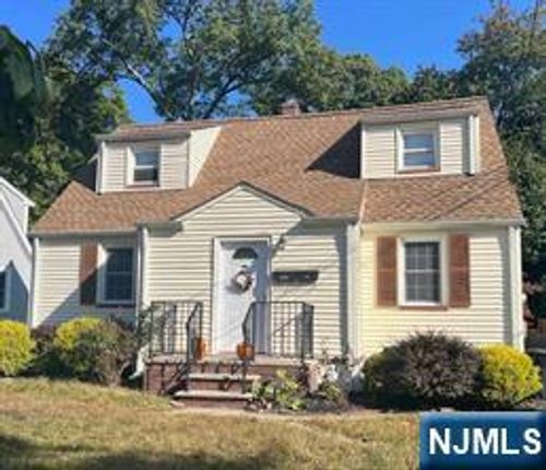 248 David Hooper Pl, Westwood, NJ, 07675-1910 | Card Image