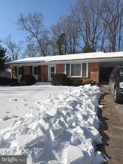 1716 Pine Valley Dr, VIENNA, VA, 22182-2338 | Card Image