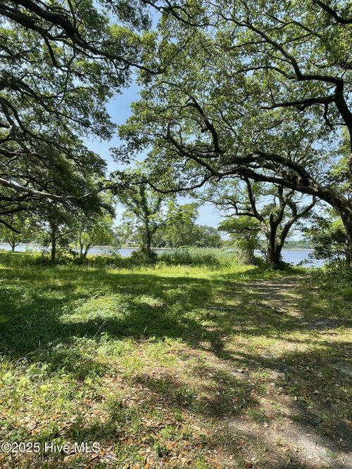 405 Red Drum Way W, Swansboro, NC, 28584 | Card Image